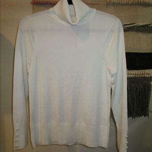 NWT Nordstrom House Brand ap. White Button Sleeve Turtleneck